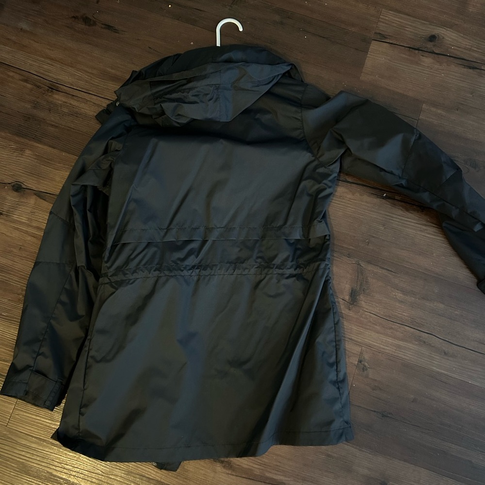 Women’s Columbia Rain Jacket - Picture 2 of 2